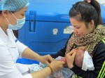 Tiêm văcxin chứa thành phần bạch hầu là cách phòng bệnh cho trẻ hiệu quả nhất. Ảnh minh họa: N.Phương.