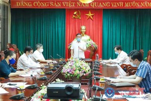 Phó Bí thư Thường trực Tỉnh ủy Hoàng Trung Dũng, Chủ tịch UBND tỉnh Trần Tiến Hưng cùng các đồng chí trong BTV Tỉnh ủy, các thành viên BCĐ dự họp.