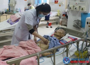 Nữ bác sỹ trẻ nhiệt tình đi đầu trong các phong trào