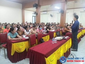 Tập huấn bảng kiểm viên uống tránh thai và các nội dung dân số và phát triển cho cộng tác viên dân số thôn bản