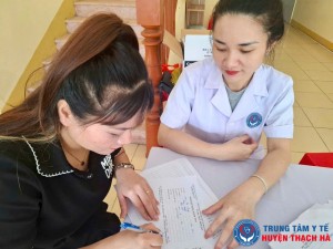 Trung tâm Y tế huyện Thạch Hà triển khai chiến dịch truyền thông lồng ghép cung cấp dịch vụ KHHGĐ/CSSKSS và khám sàng lọc, chăm sóc sức khỏe cho người dân năm 2025