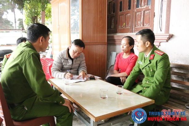 Ngày 15/12/2020, Phòng Cảnh sát môi trường Công an tỉnh chủ trì phối hợp với Công an huyện Thạch Hà, Chi cục Chăn nuôi và Thú ý tỉnh kiểm tra nhà riêng bà Trần Thị Thuỷ (SN 1967, thôn Lộc Nội, xã Thạch Xuân, Thạch Hà), phát hiện tại 